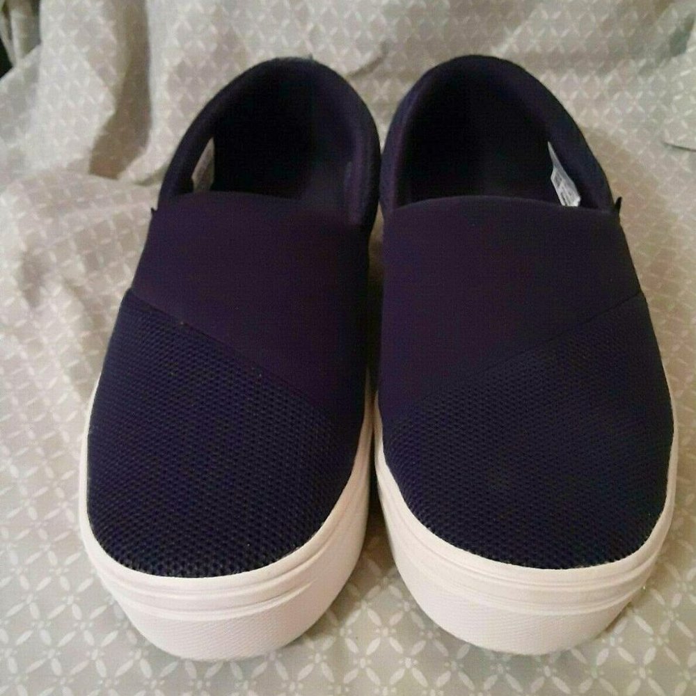 Reebok Katura navy blue Memory Foam sneakers Womens size 8